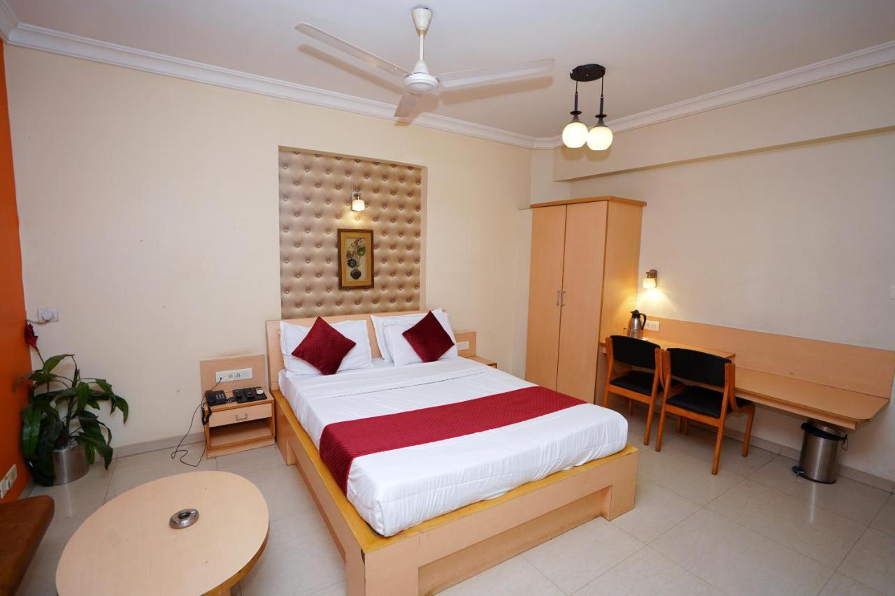 New Hotel Europa Inn Rádzskot Kültér fotó
