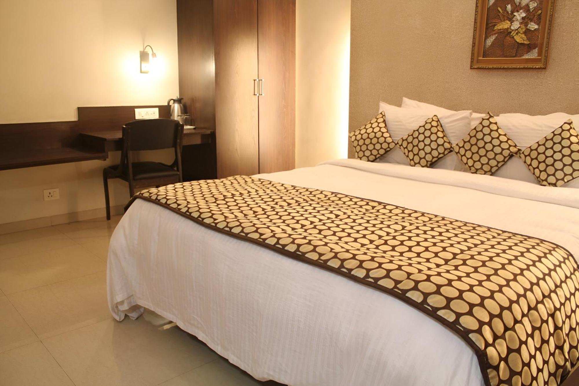 New Hotel Europa Inn Rádzskot Kültér fotó