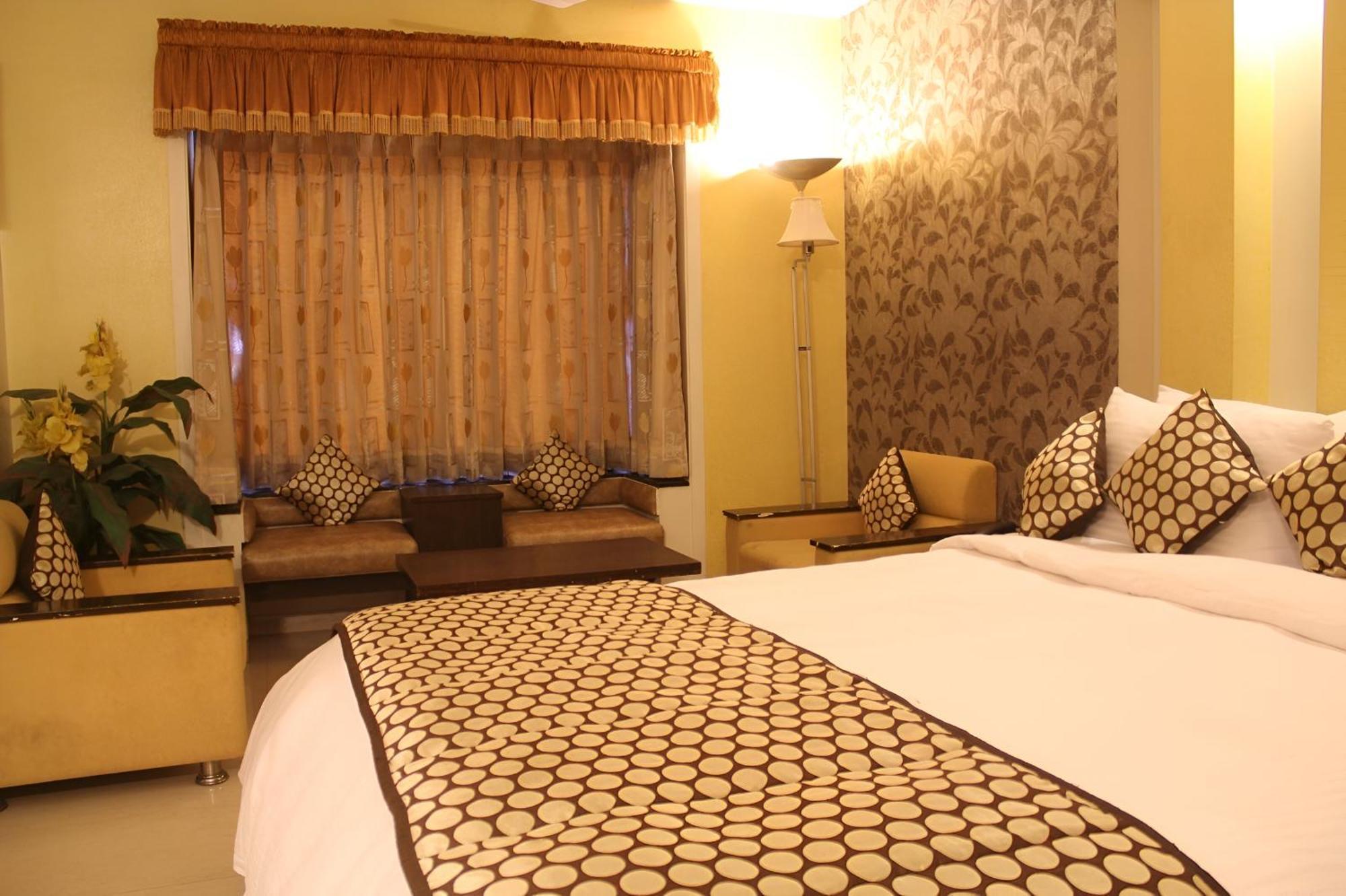New Hotel Europa Inn Rádzskot Kültér fotó